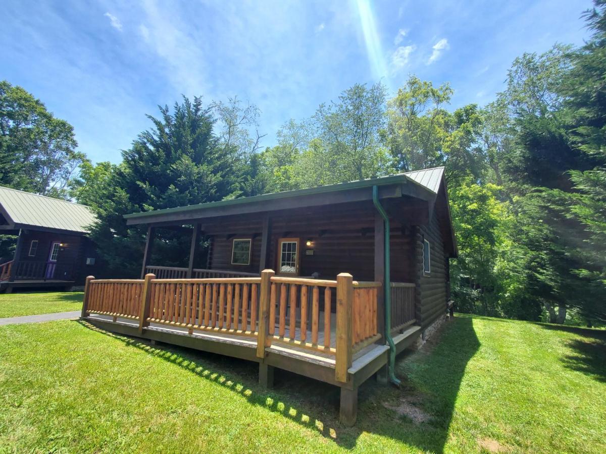 New River Trail Cabins Galax 外观 照片