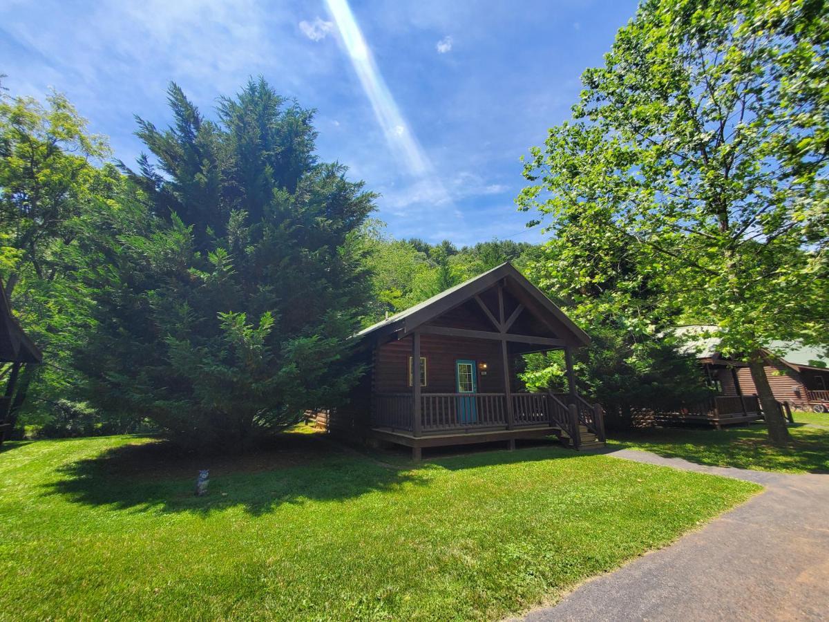 New River Trail Cabins Galax 外观 照片