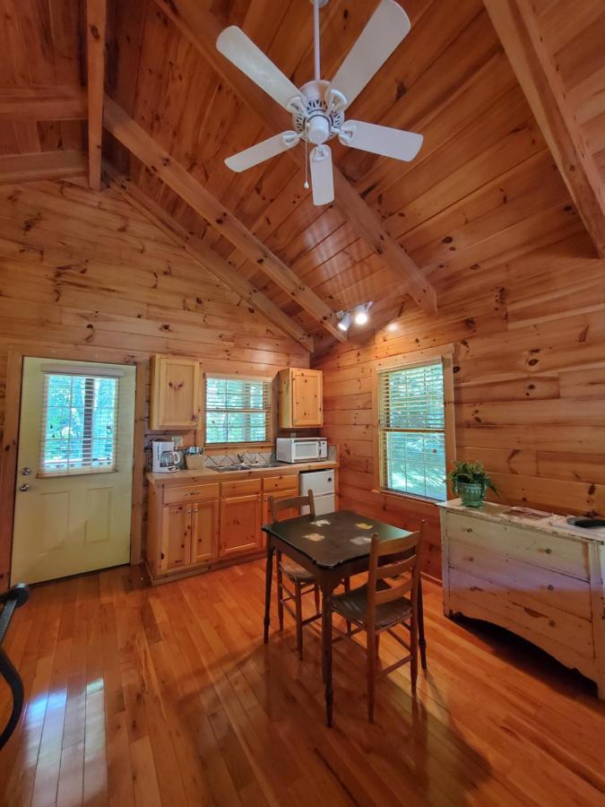 New River Trail Cabins Galax 外观 照片